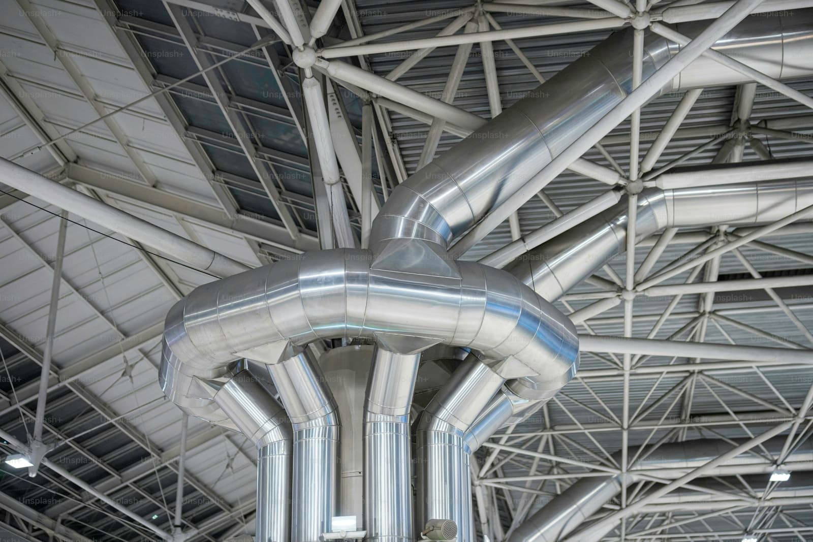 Bright mechanical ceiling with modern ductwork